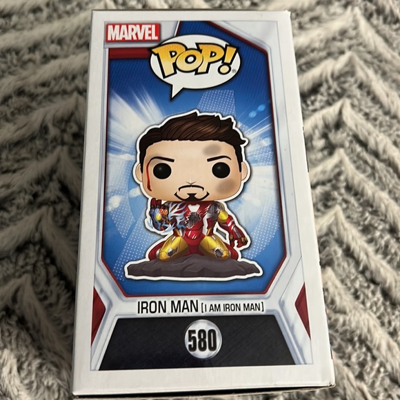 Funko Pop! Marvel: Avengers Endgame - Iron Man (Glow in The Dark) Bobblehead - Picture 5 of 5